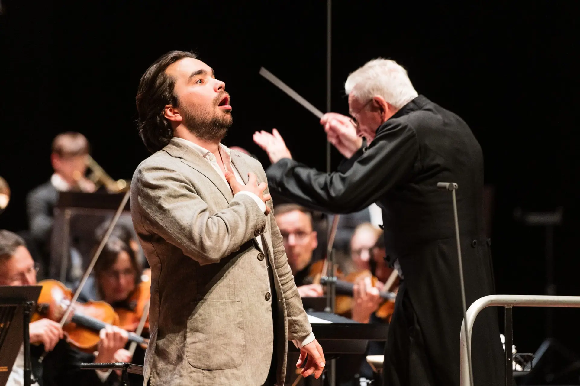 Singer performing on stage during the 59th IVC Opera & Oratorio competition