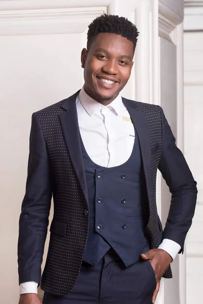 Portrait of bass Rueben Mbonambi