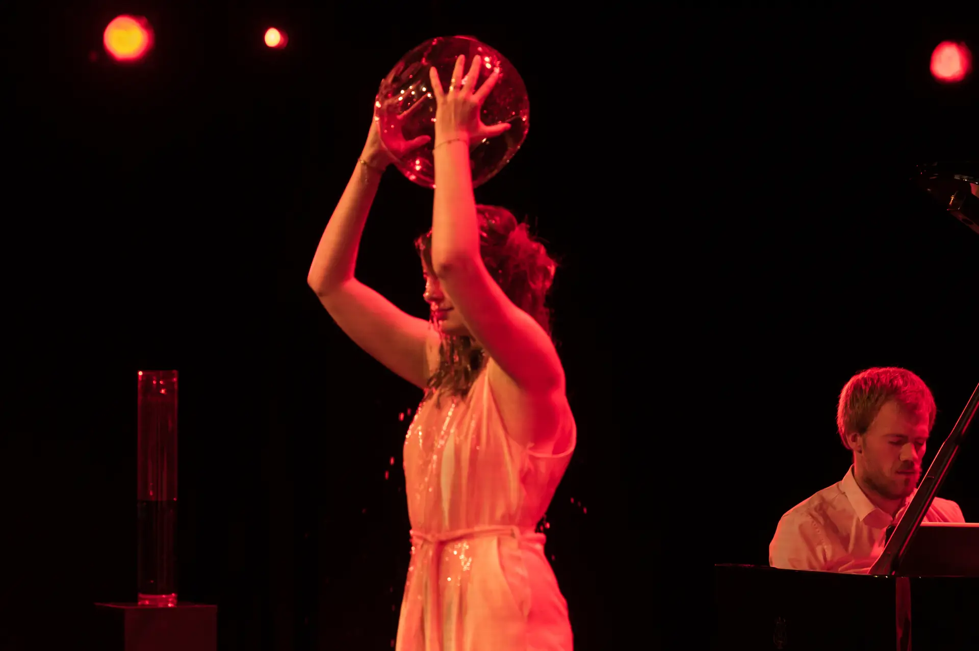 Noëlle Drost and Jorian van Nee performing The Memory of Water